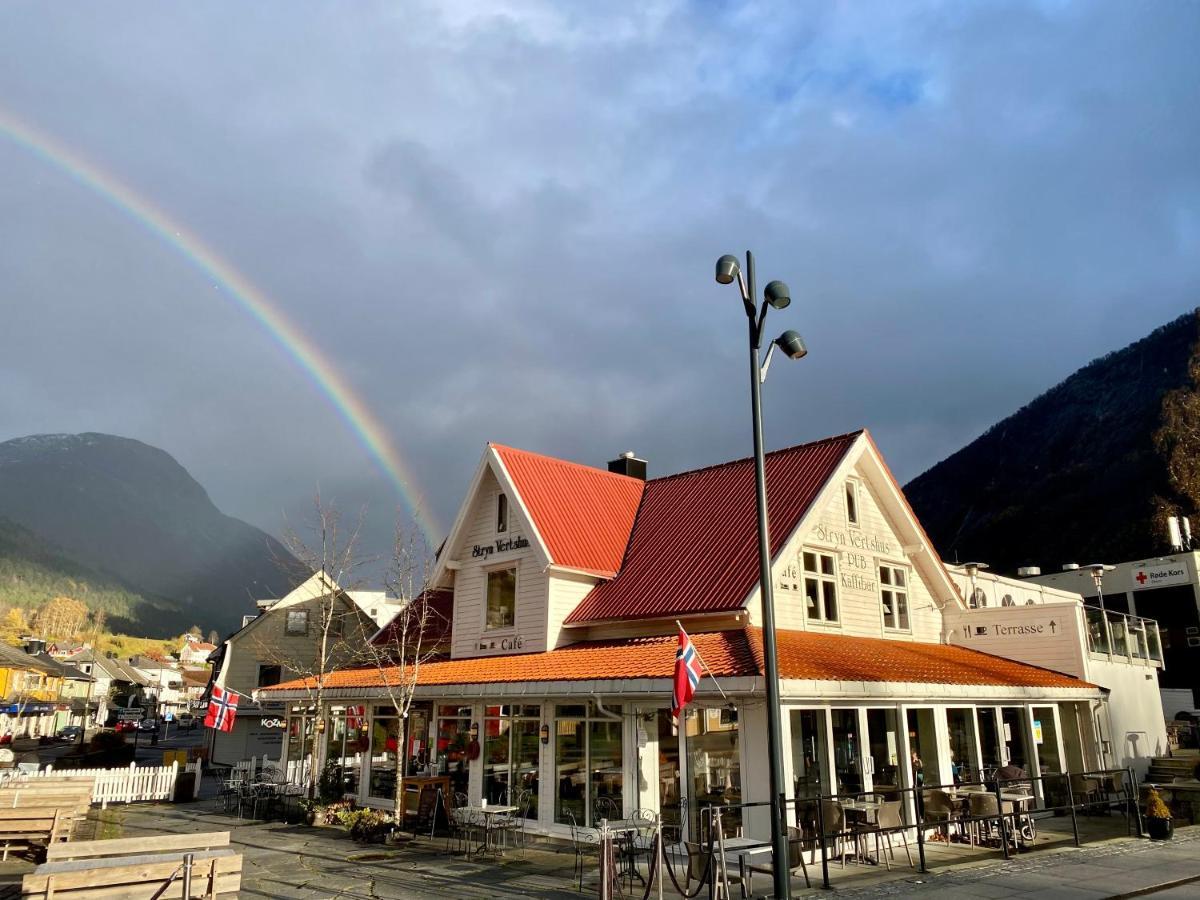 Stryn Kaffebar & Vertshus Hotell Exteriör bild